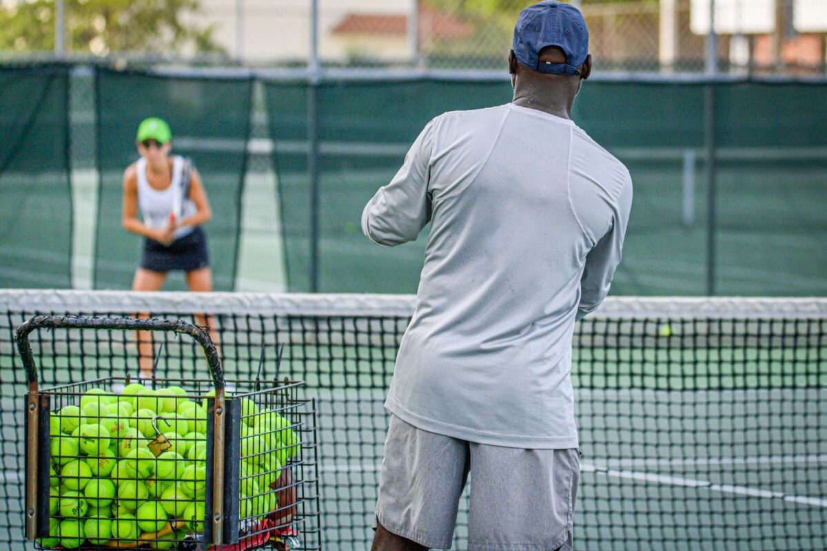 7 Tips on How to Play Tennis Better